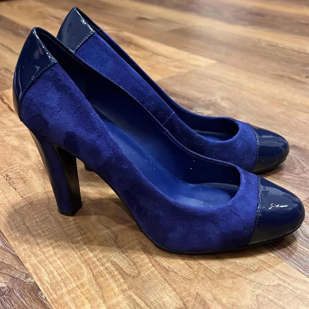 Ralph Lauren Faux Blue Suede & Patent Leather Heels (Size: 6.5B)